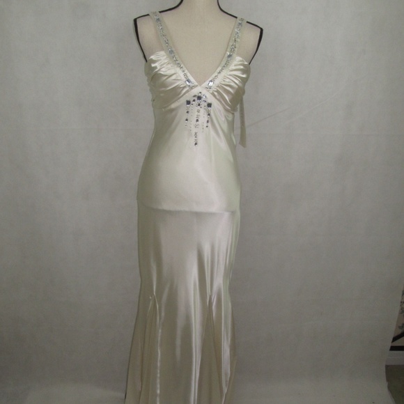 Ivory Long Ball Dress Strap Flare Size 7/8 Prom - Picture 1 of 8